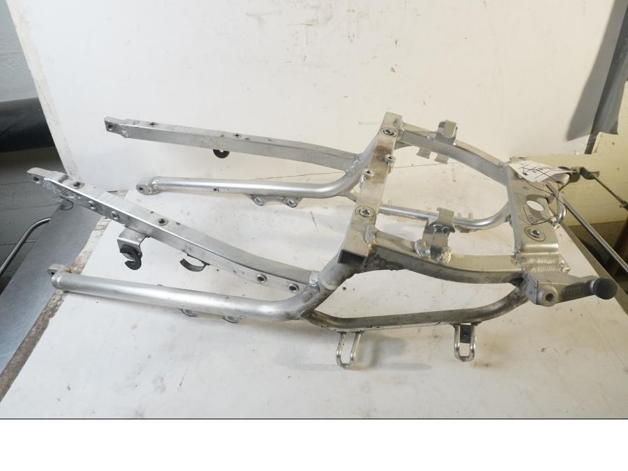 Vänster sida på Bakram från en Suzuki TL 1000 S -1997 motorcykel.