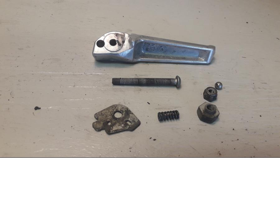 Baksidan på Fotpinne från en Honda VFR 800 -2000 motorcykel.