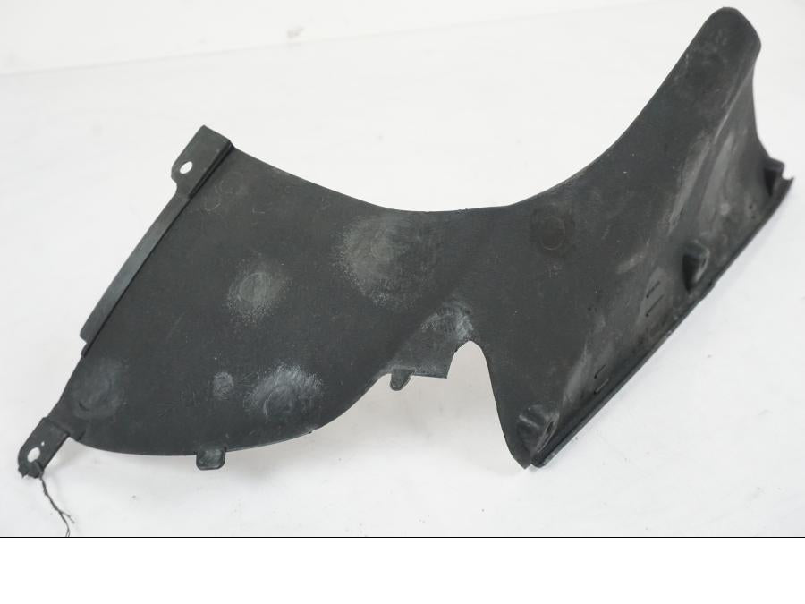 Snett nerifrån på Sidkåpa innerplast från en Yamaha YZF 1000 R1 -2007 motorcykel.