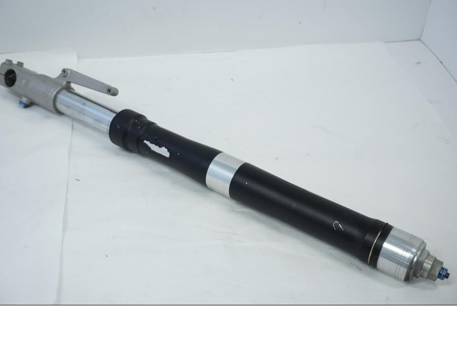 Vänster sida på Gaffelben från en Buell XB9S -2003 motorcykel.