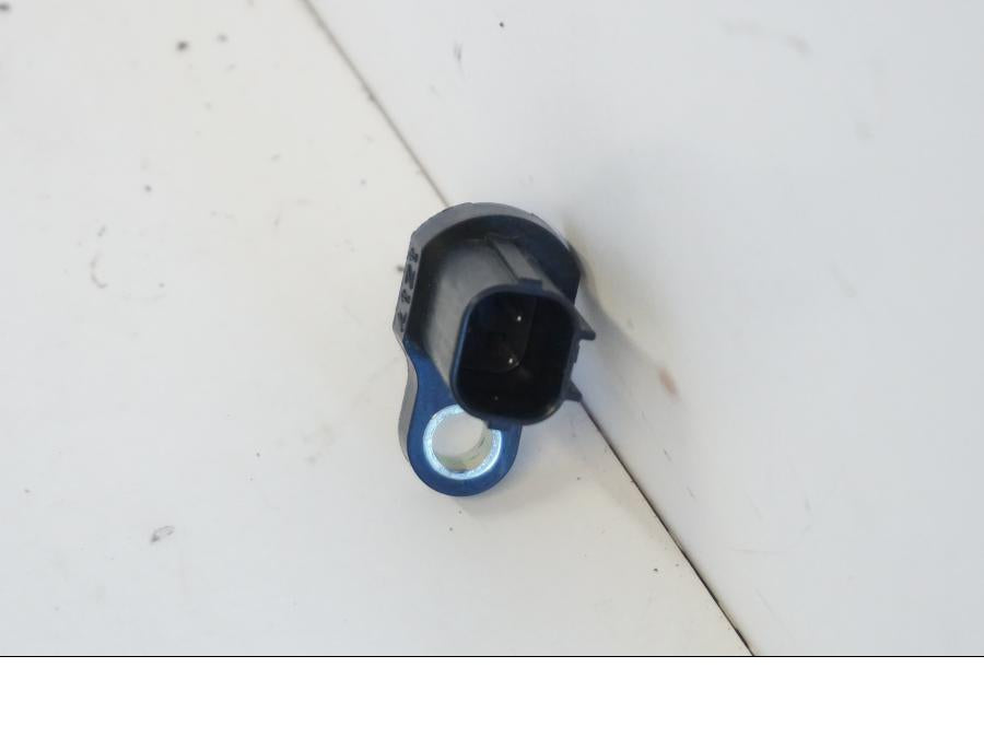 Snett uppifrån på Luftburksensor från en Kawasaki ER-6N -2012 motorcykel.