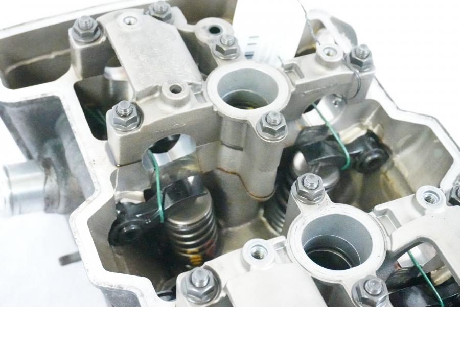 Extrabild3 pÄ Topplock frÄn en BMW K 1200 S -2005 motorcykel.