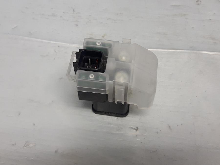 Framsidan på Startrelä från en Suzuki VL 800 -2009 motorcykel.