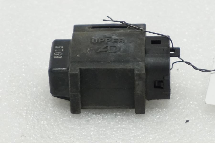 Framsidan på Tilt Sensor från en Suzuki SV 1000 -2007 motorcykel.