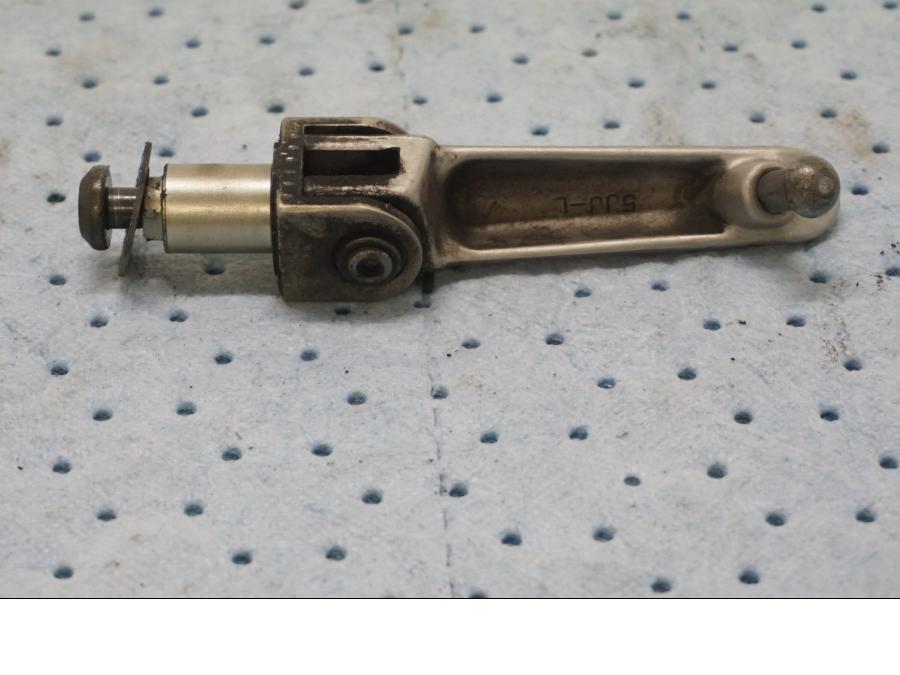 Baksidan på Fotpinne från en Yamaha YZF 1000 R1 -2003 motorcykel.