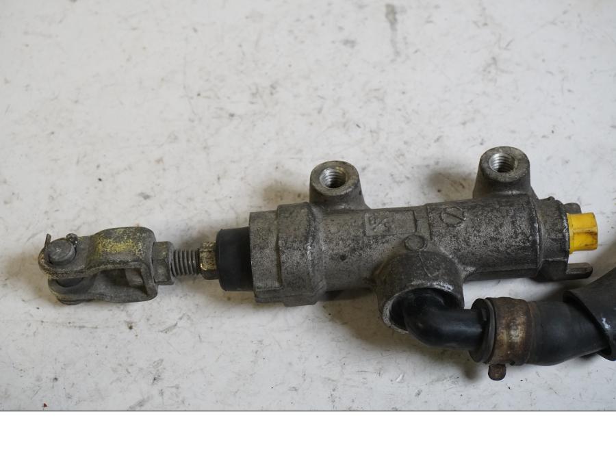 Vänster sida på Bromshuvudcylinder från en Kawasaki Zephyr 750 -1991 motorcykel.