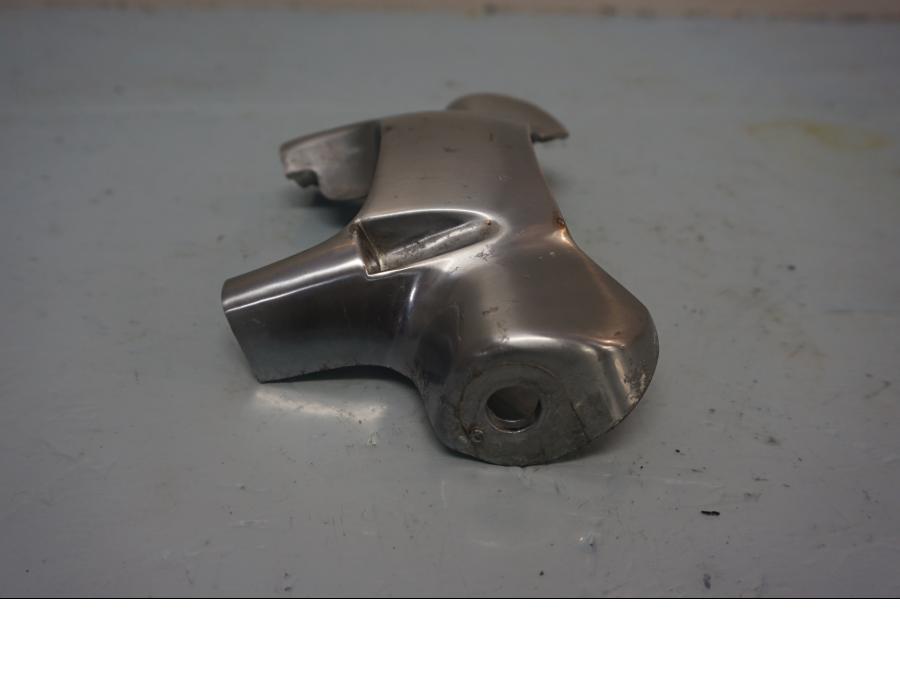 Vänster sida på Blinkersfäste från en Yamaha V-MAX 1200 -2001 motorcykel.