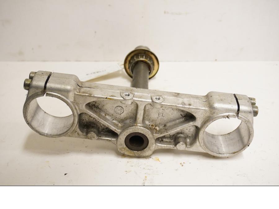 Baksidan pÄ Gaffelkrona frÄn en Ducati Monster 600 -1998 motorcykel.