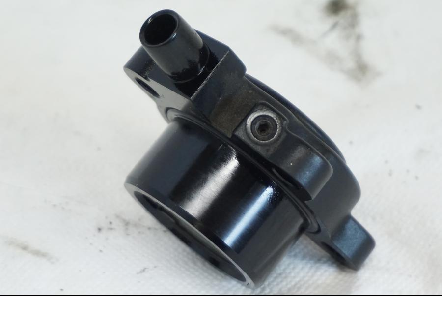 Höger sida på Kopplingslavcylinder från en BMW K 1600 -2015 motorcykel.