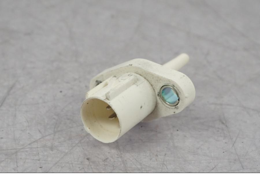 Baksidan på Luftburksensor från en KTM 1290 Super Adventure R -2018 motorcykel.