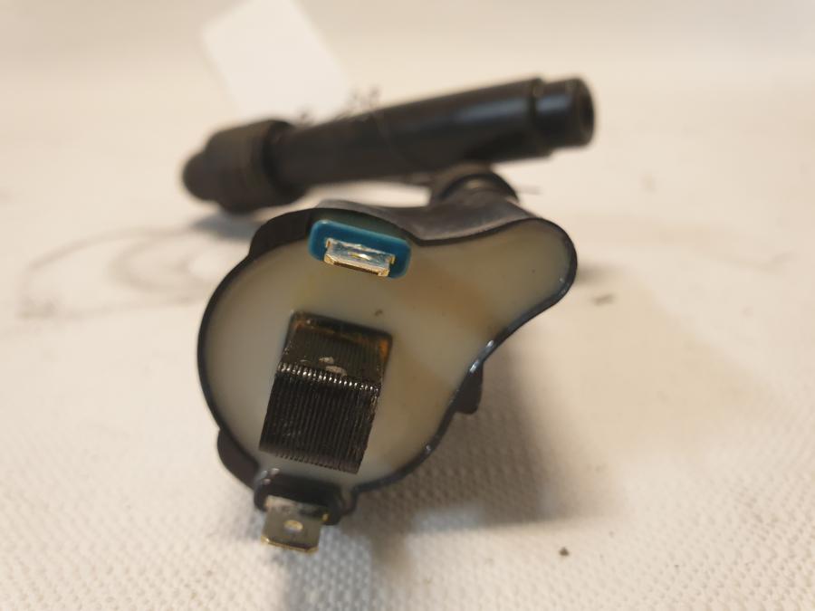 Baksidan på Tändspole från en Kawasaki Z 125 -2019 motorcykel.