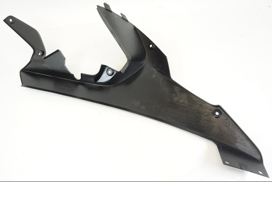 Höger sida på Magkåpa från en Honda ST 1300 -2002 motorcykel.