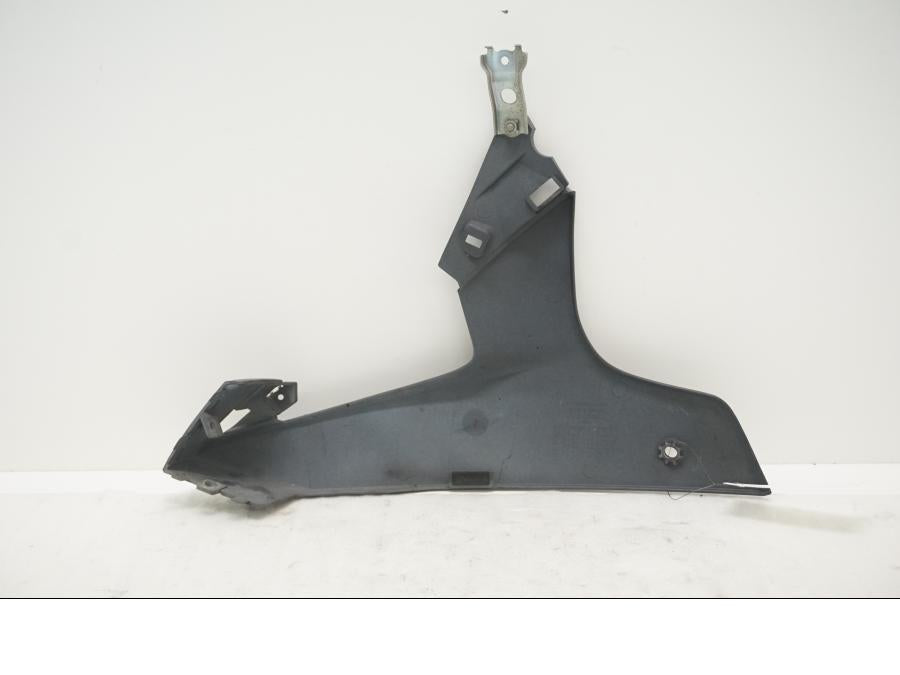 Baksidan på Magkåpa från en Honda CBR 500 R -2013 motorcykel.