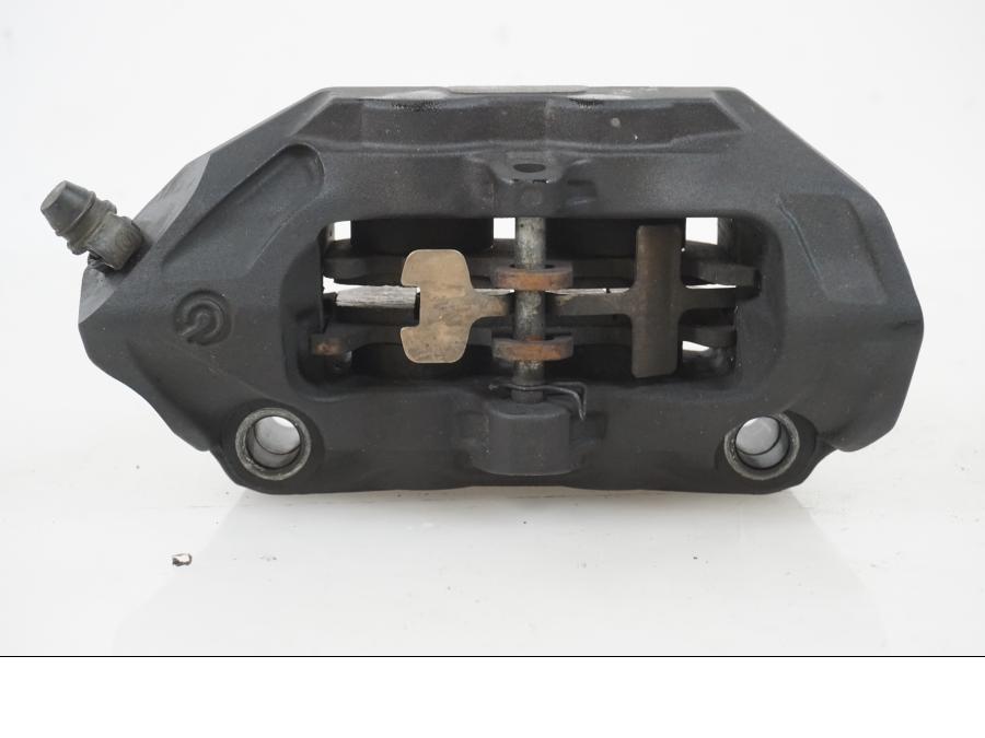 Snett nerifrÄn pÄ Bromsok frÄn en H-D Adventure Pan America Special RA1250S -2021 motorcykel.