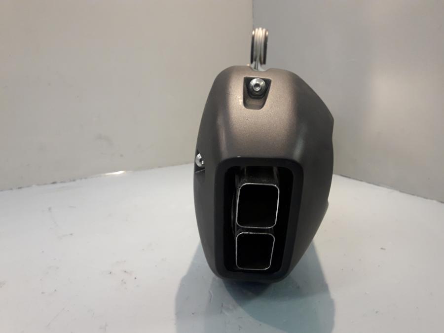 Vänster sida på Ljuddämpare från en BMW R 1200 GS -2014 motorcykel.