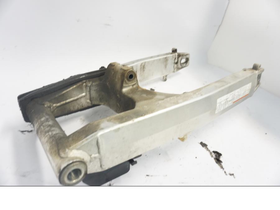 Snett nerifrån på Sving från en Suzuki DL 1000 -2003 motorcykel.