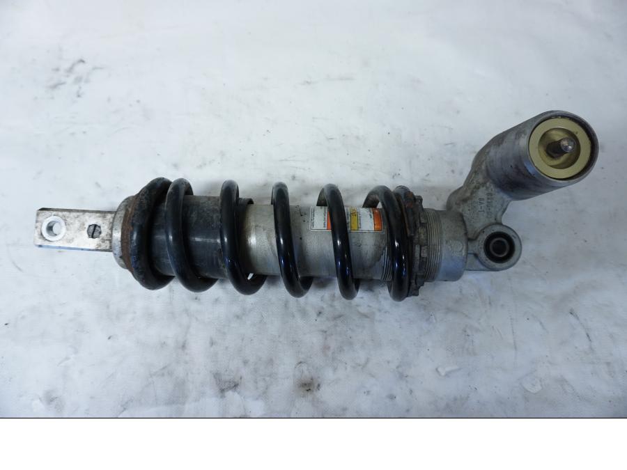 Baksidan på Stötdämpare från en Suzuki GSX-R 750 -2001 motorcykel.