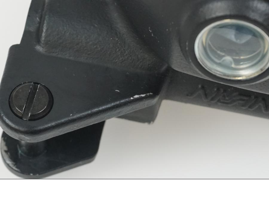 Snett nerifrån på Bromshuvudcylinder från en BMW R NineT -2022 motorcykel.