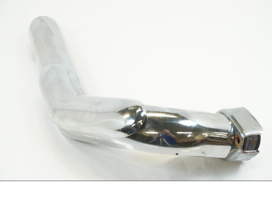 Höger sida på Grenrör från en Yamaha XVS 1100 -2003 motorcykel.