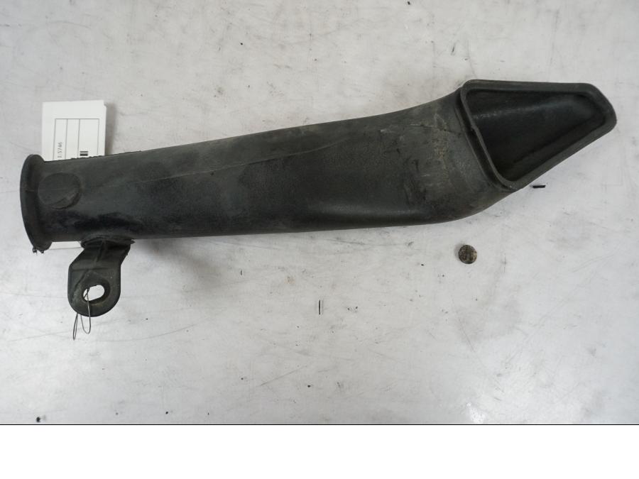 Höger sida på Luftintag från en BMW R 850 R -2004 motorcykel.