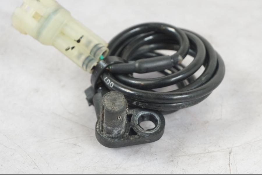 Höger sida pÄ ABS givare frÄn en Triumph Tiger 1200 -2018 motorcykel.