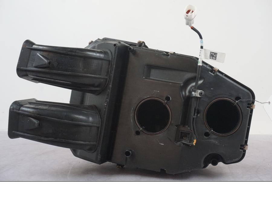 Extrabild2 på Luftburk från en KTM 1290 Super Duke R -2022 motorcykel.