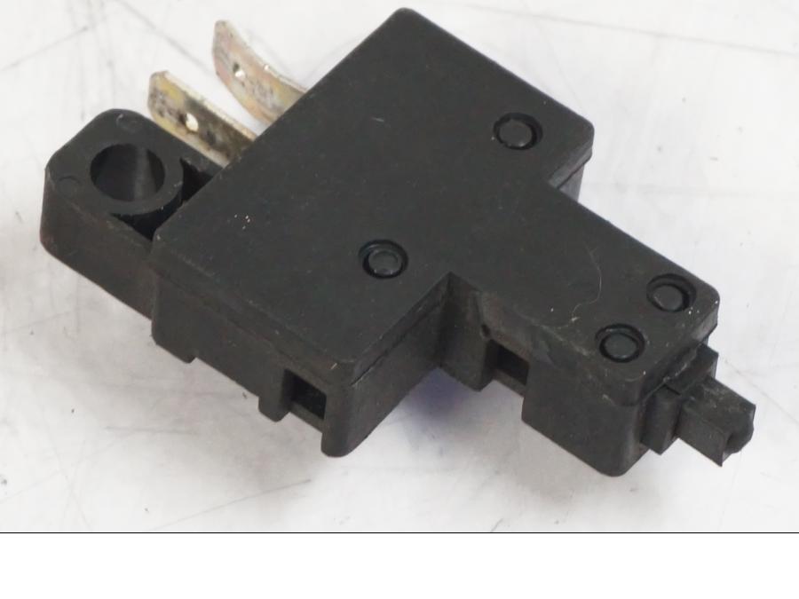 Höger sida på Kopplingskontakt från en Suzuki GSX 1300 RX -1999 motorcykel.