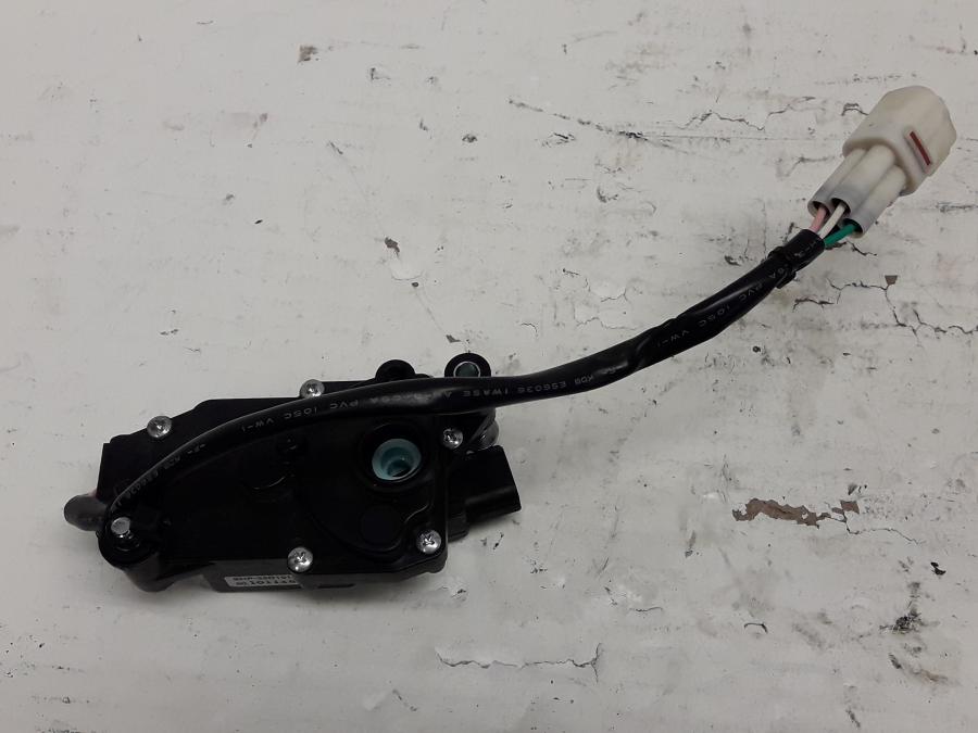 Baksidan pÄ TPS frÄn en Kawasaki ER-6N -2015 motorcykel.