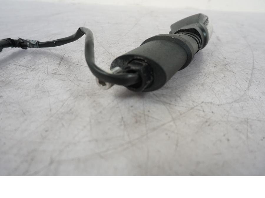 Snett nerifrån på Blinkers LED från en KTM 1290 Super Duke R -2021 motorcykel.