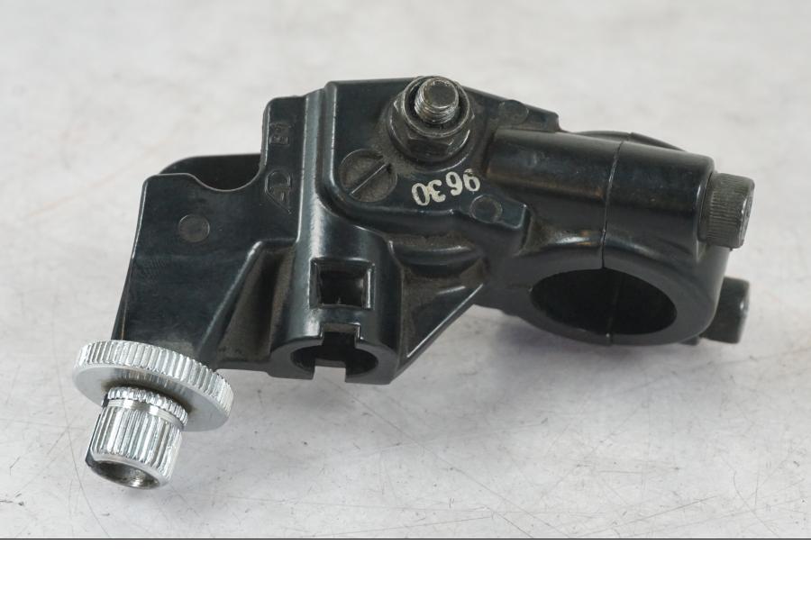 Vänster sida på Kopplingsklo från en Triumph Daytona 955I -2000 motorcykel.