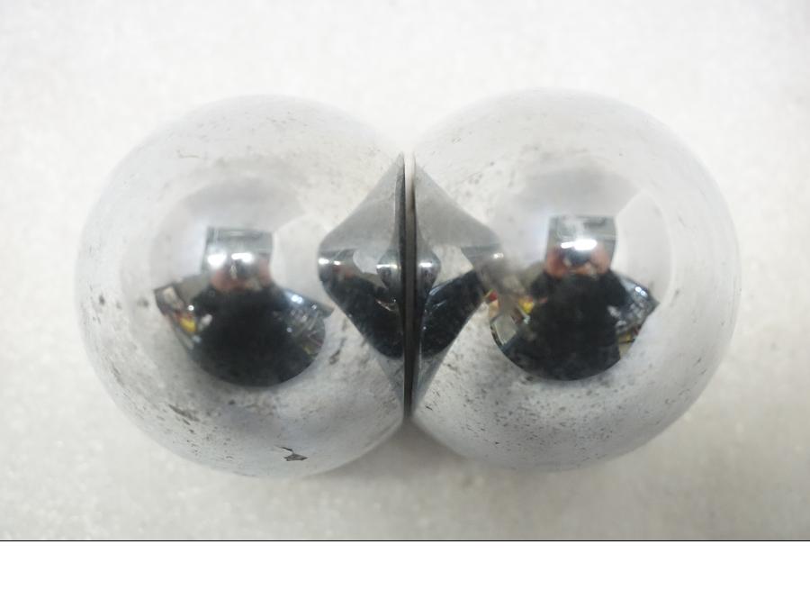 Snett nerifrÄn pÄ Gaffelbendekor frÄn en Suzuki VL 800 -2004 motorcykel.