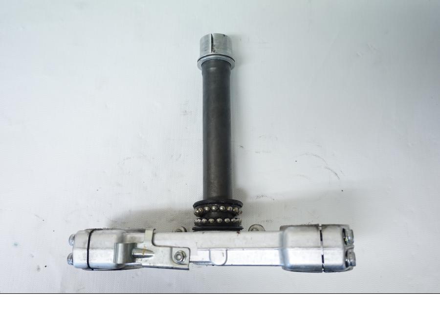 Vänster sida på Gaffelkrona från en Ducati 848 -2010 motorcykel.