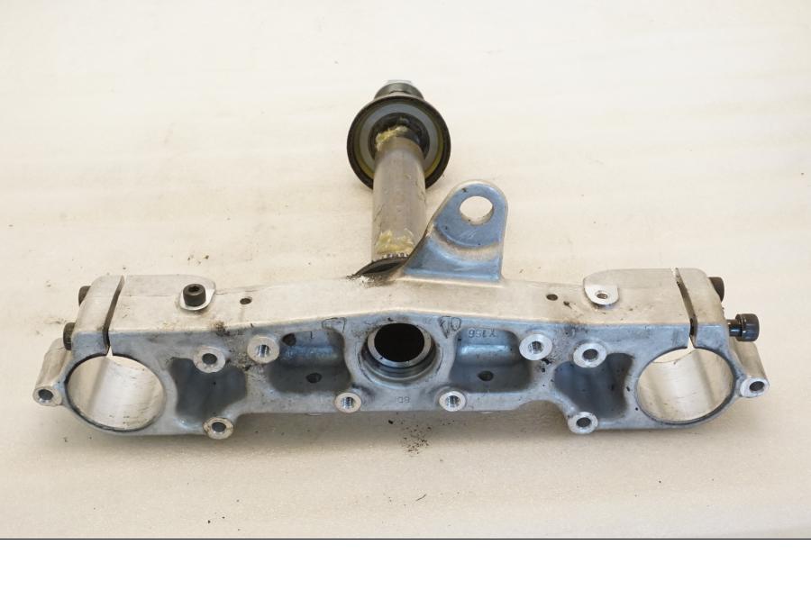 Höger sida på Gaffelkrona från en Yamaha XVZ 13TD -1999 motorcykel.