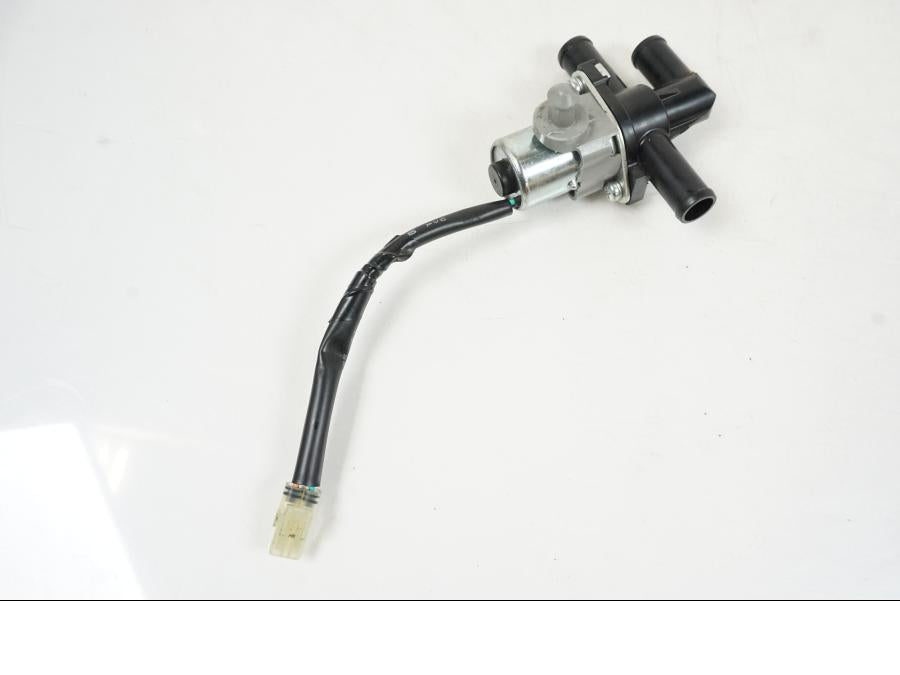 Baksidan på Second Air från en Yamaha MT-10 -2022 motorcykel.