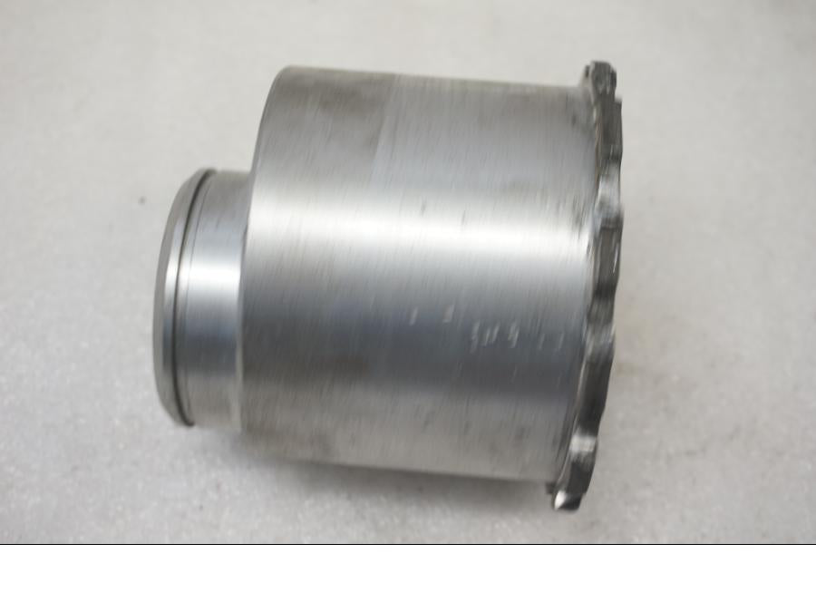 Snett nerifrån på Hjulhub från en Ducati Monster 796 -2013 motorcykel.