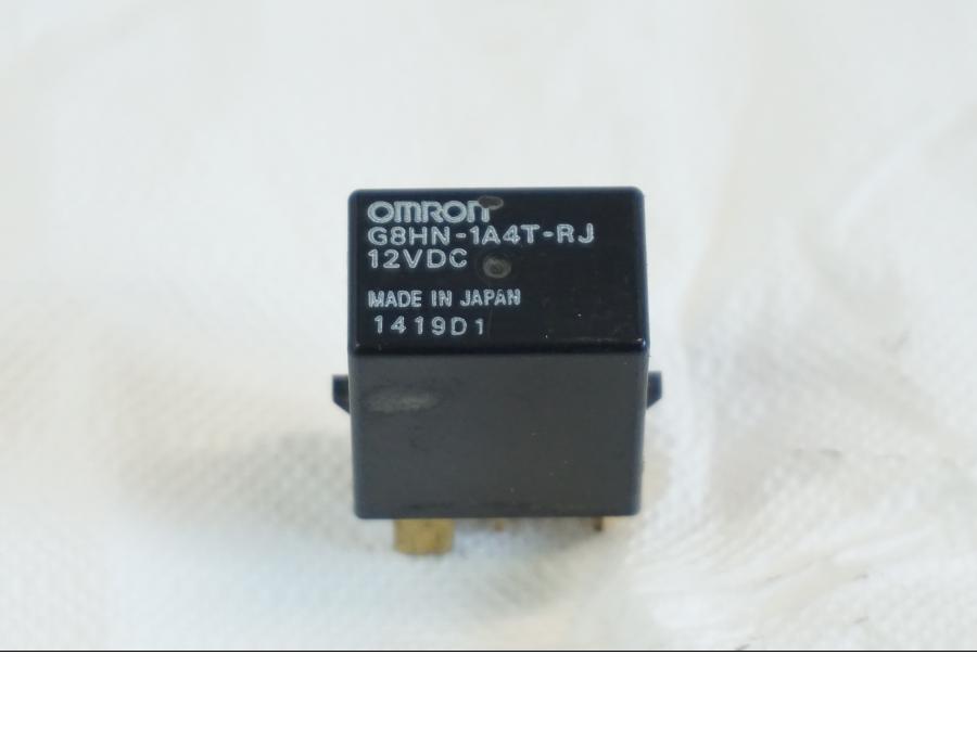 Höger sida på Relä från en Triumph Daytona 675 -2010 motorcykel.