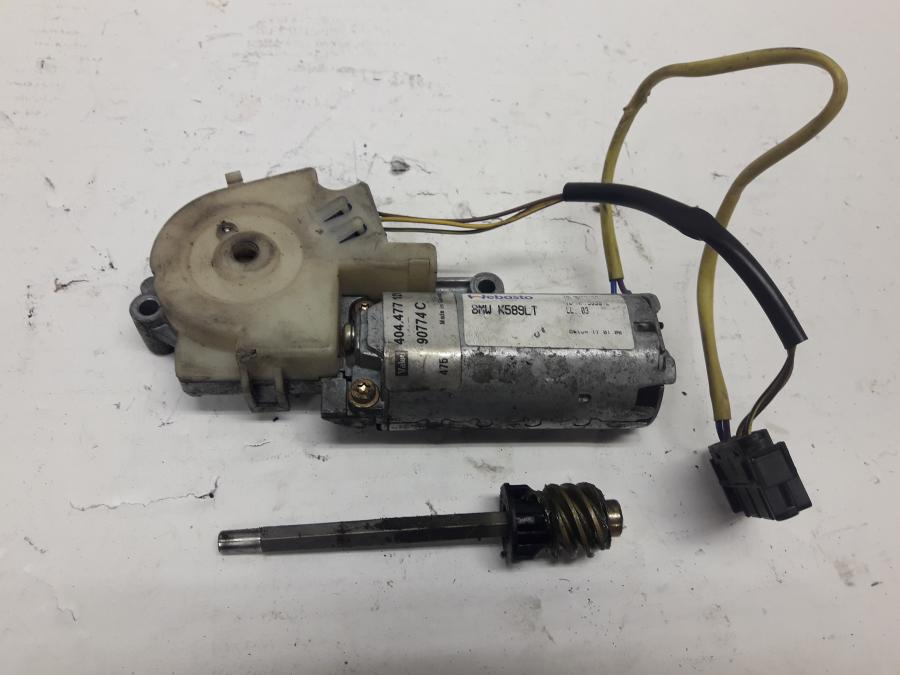 Framsidan på Vindrutemotor från en BMW K 1200 LT -2006 motorcykel.