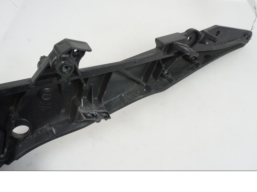 Snett nerifrÄn pÄ Bakram frÄn en Suzuki GSX-R 1000 -2007 motorcykel.