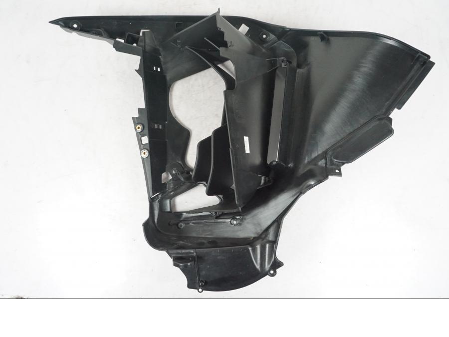 Snett nerifrån på Sidkåpa från en Ducati Multistrada 1158 V4 -2023 motorcykel.