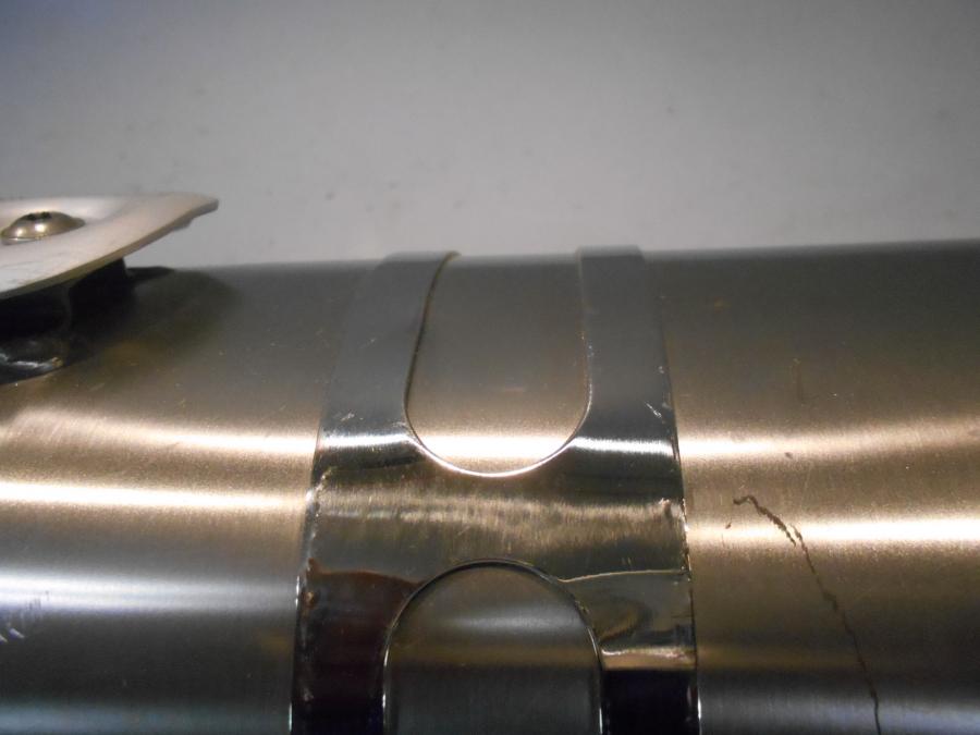 Snett uppifrån på Ljuddämpare från en BMW F 800 R -2011 motorcykel.