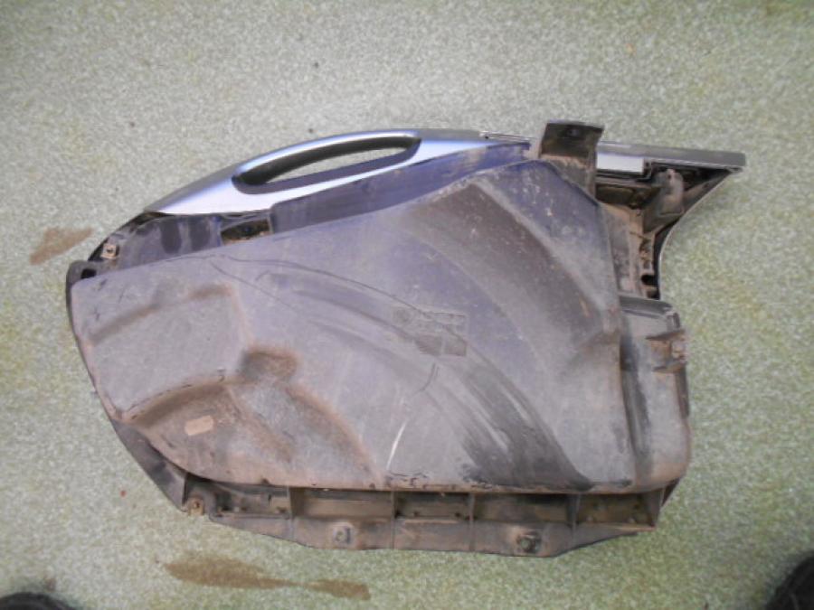 Höger sida pÄ SidovÀska frÄn en BMW K 1200 LT -2000 motorcykel.