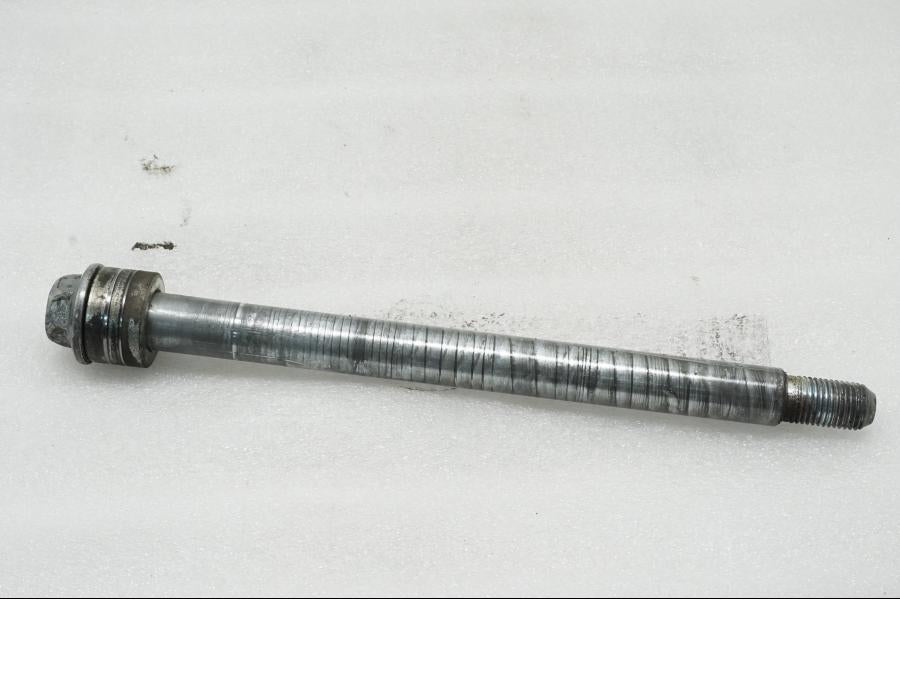 Framsidan på Axel från en Yamaha XV 535 -1996 motorcykel.