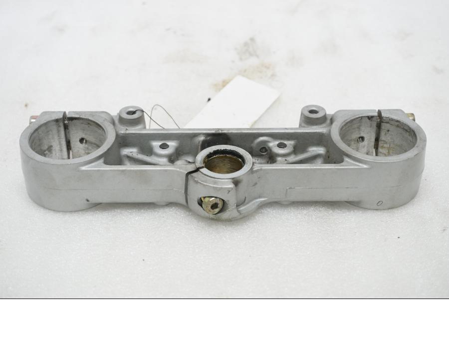 Baksidan på Gaffelkrona från en Ducati Monster 900 -1998 motorcykel.