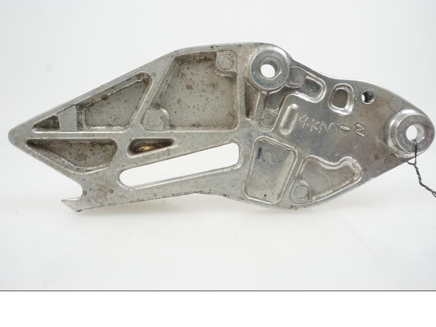 Vänster sida på Fotpinnefäste från en Yamaha XJ 900 -1997 motorcykel.