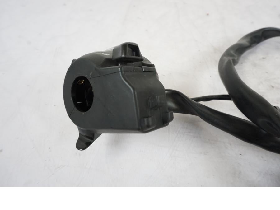 Extrabild2 på Styrelreglage från en Honda VFR 1200 -2010 motorcykel.