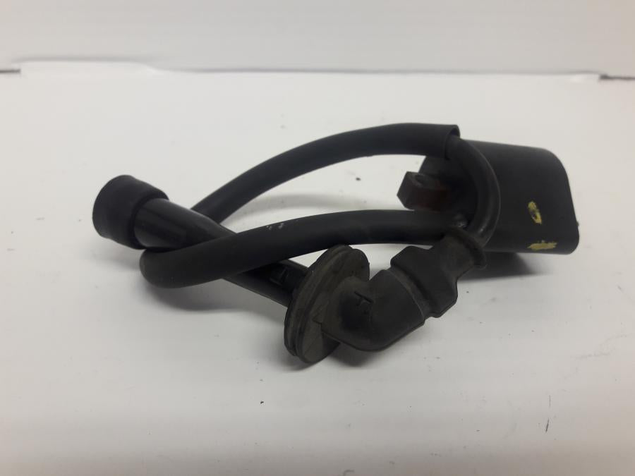 Baksidan på Tändspole från en Suzuki SV 1000 -2004 motorcykel.