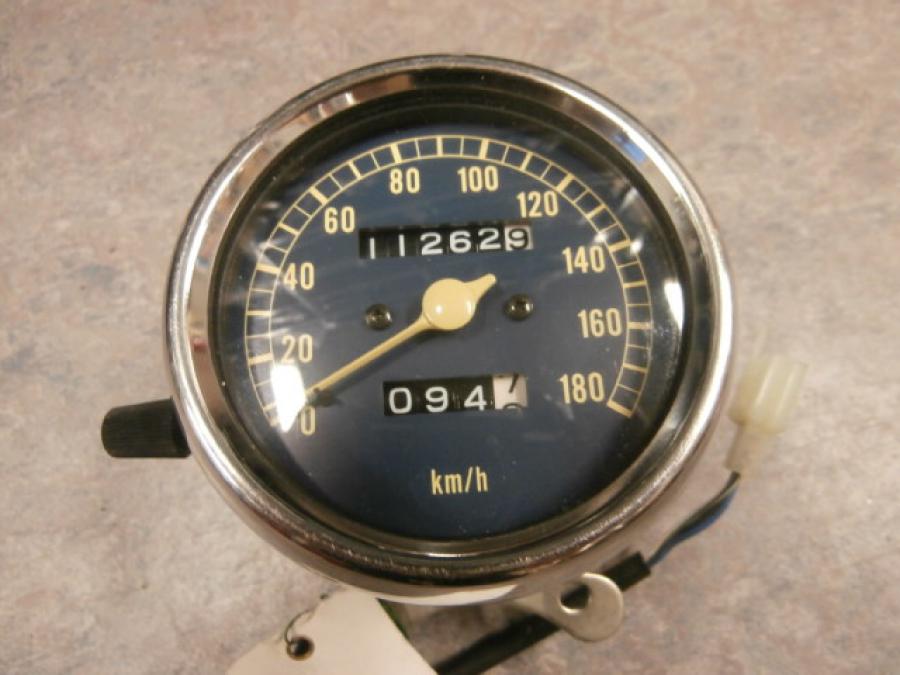 Framsidan på Hastighetsmätare från en Yamaha XV 535 -1995 motorcykel.