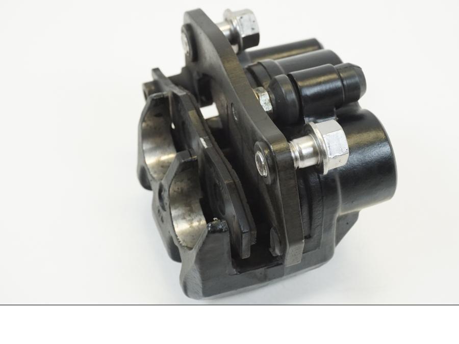 Snett nerifrån på Bromsok från en Triumph Speedmaster -2006 motorcykel.