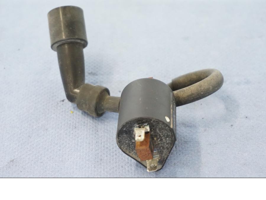 Snett nerifrån på Tändspole från en Yamaha X-Max 250 -2016 scooter.