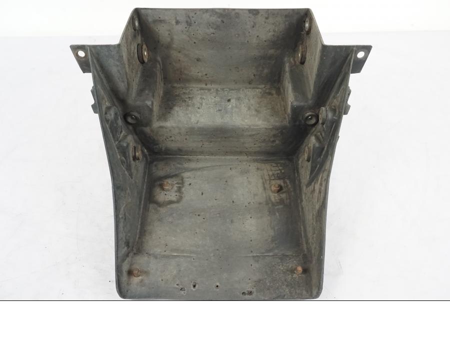 Extrabild1 på Skylthållare från en Honda CBR 1000 F -1989 motorcykel.